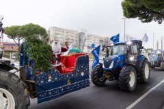 IMG-CON-BABBO-NATALE-IN-TRATTORE-OSPEDALE-DI-IMOLA-20-DIC-2025-mauro-monti-Rizomedia-6758