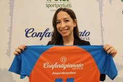 Giorgia Golfari con la maglietta della StraBologna 2025