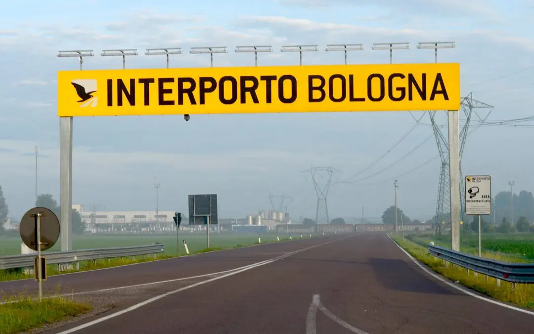 Trasporti, in aumento il traffico di camion e treni all’interporto di Bologna