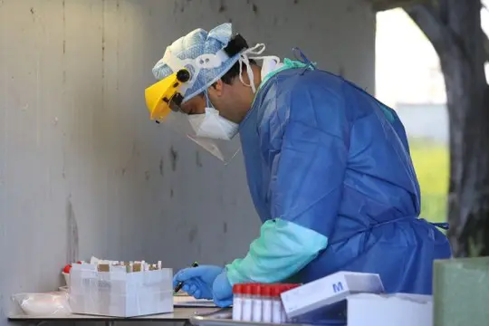 Tamponi rapidi per luoghi di lavoro, scuole, Cra