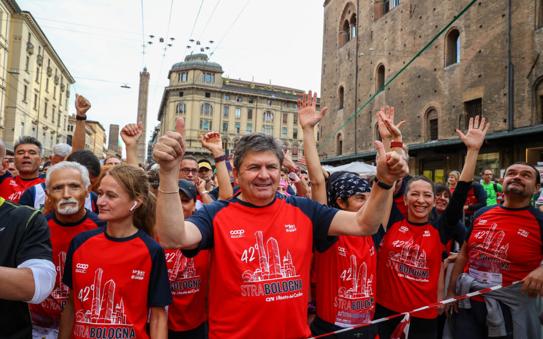 StraBologna 2023, edizione record per la corsa “sotto le due Torri”